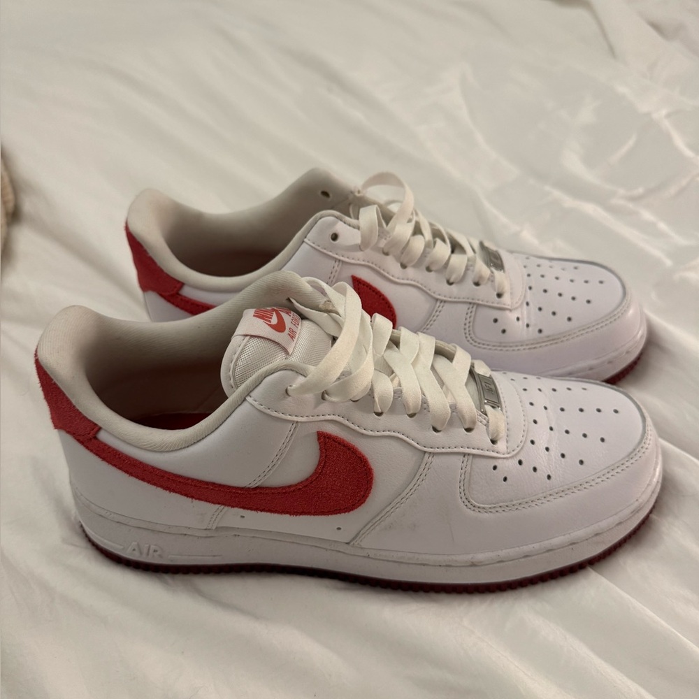 Nike Women’s AF1’s Pink Swoosh